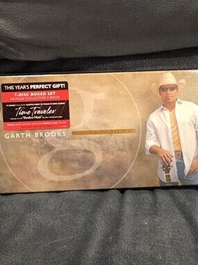 Garth Brooks The Limited Series 7 Disc And Collectors Book